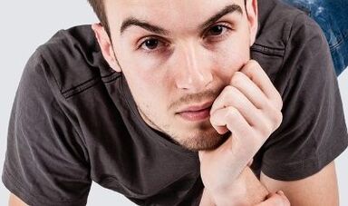 Мужчина хочет увеличить свой пенис естественным путем